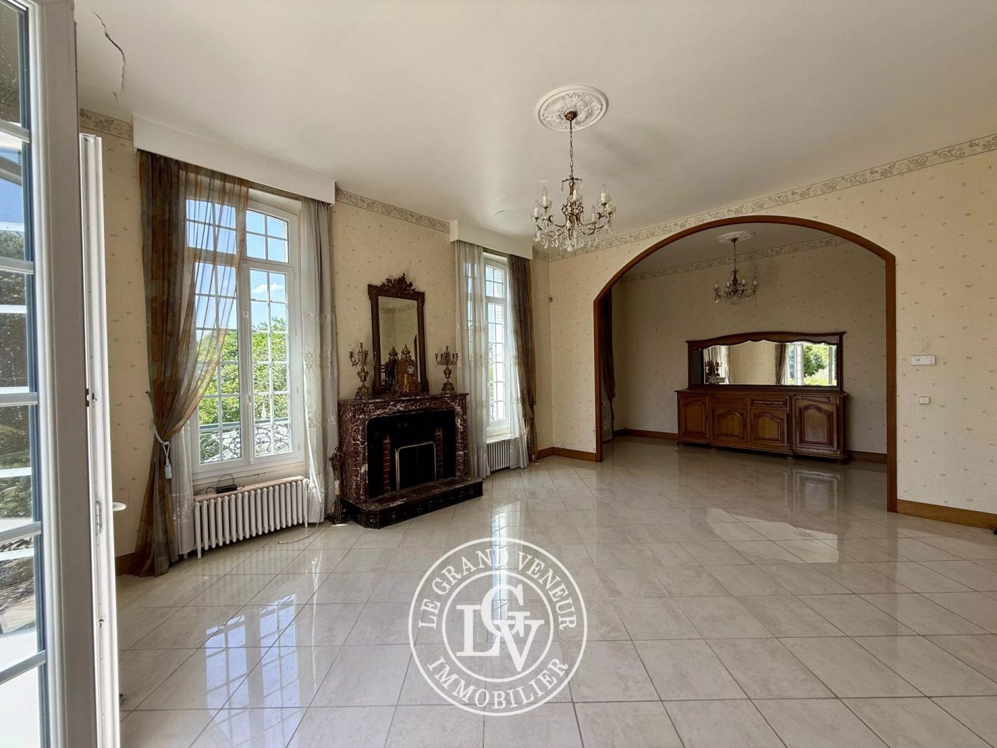 PROCHE FONTAINEBLEAU – VULAINES SUR SEINE – DEMEURE BOURGEOISE DE CARACTÈRE – 351 M² – JARDIN PAYSAGER