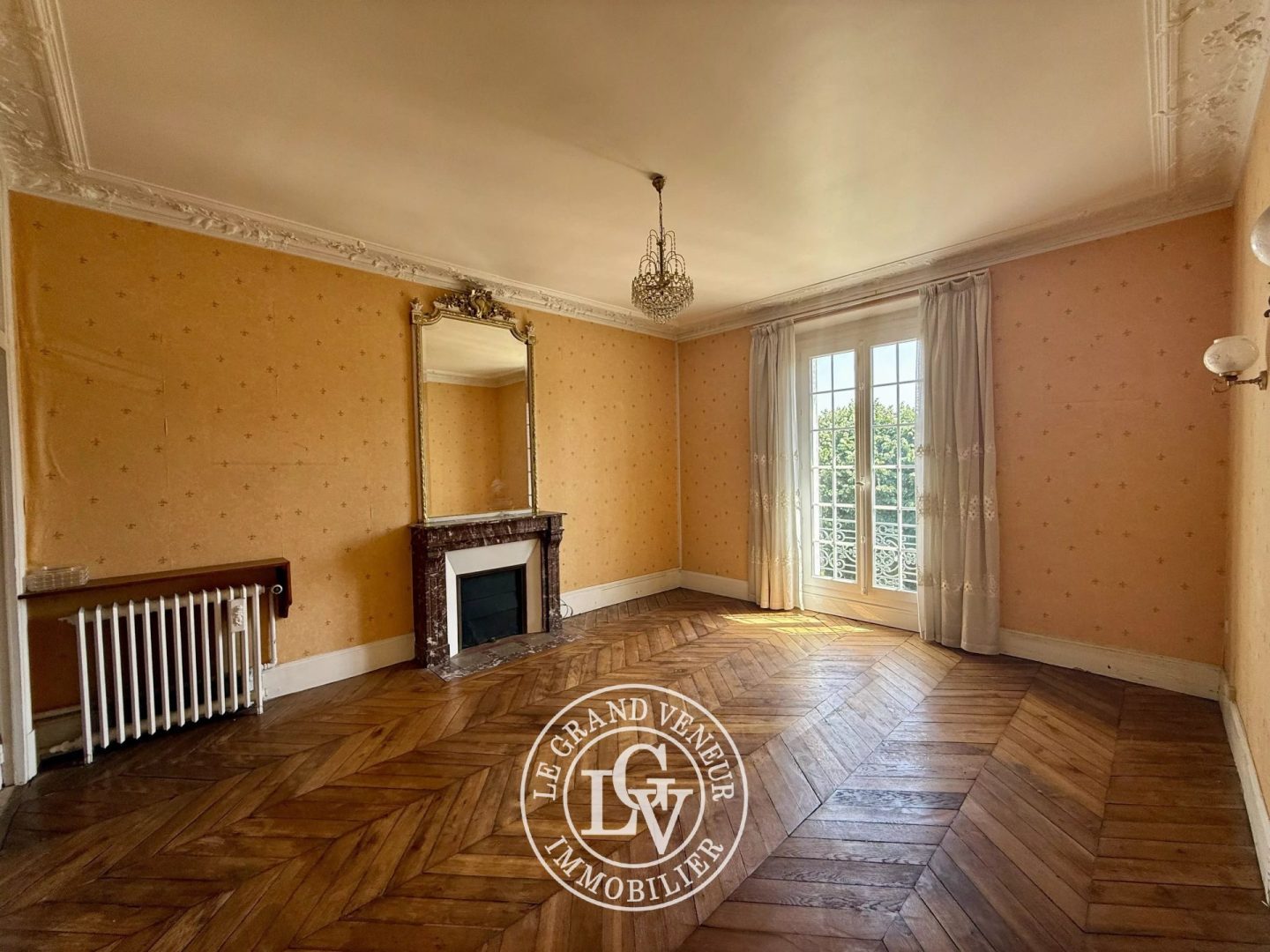 PROCHE FONTAINEBLEAU – VULAINES SUR SEINE – DEMEURE BOURGEOISE DE CARACTÈRE – 351 M² – JARDIN PAYSAGER