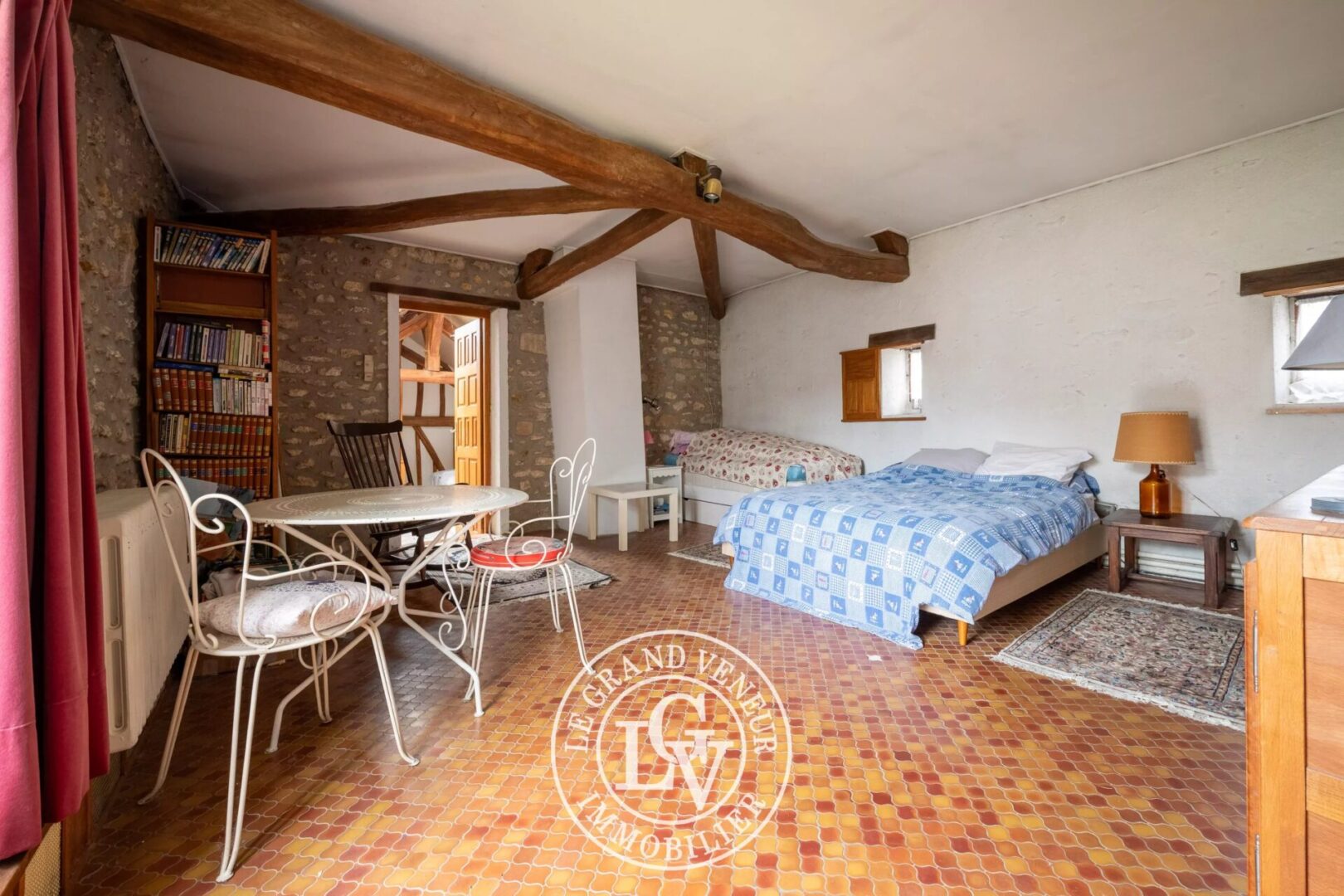 4MN DE BARBIZON – À PERTHES-EN-GÂTINAIS- AUTHENTIQUE LONGÈRE 386M² – GRANGE 100M² AU SOL – CAVE VOUTÉE – JARDIN CLOS 2000M²