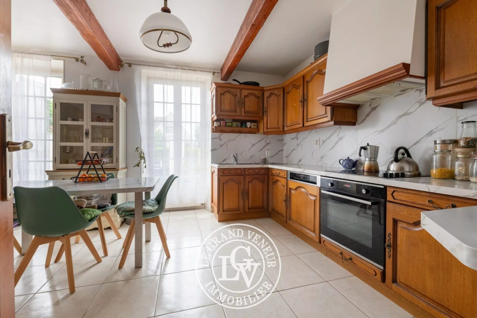 AVON – A PROXIMITÉ DE LA FORÊT – MAISON FAMILIALE DE 118M2 AVEC DÉPENDANCE