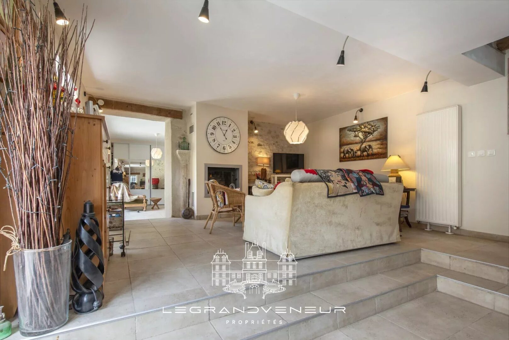 PROCHE NEMOURS – À FROMONT – AUTHENTIQUE PROPRIÉTÉ DE 285M²- 7 CHAMBRES AVEC GÎTE INDÉPENDANT ET BUREAU/ATELIER, ÉDIFIÉE SUR PARC CLOS ET PAYSAGER DE 1994M²