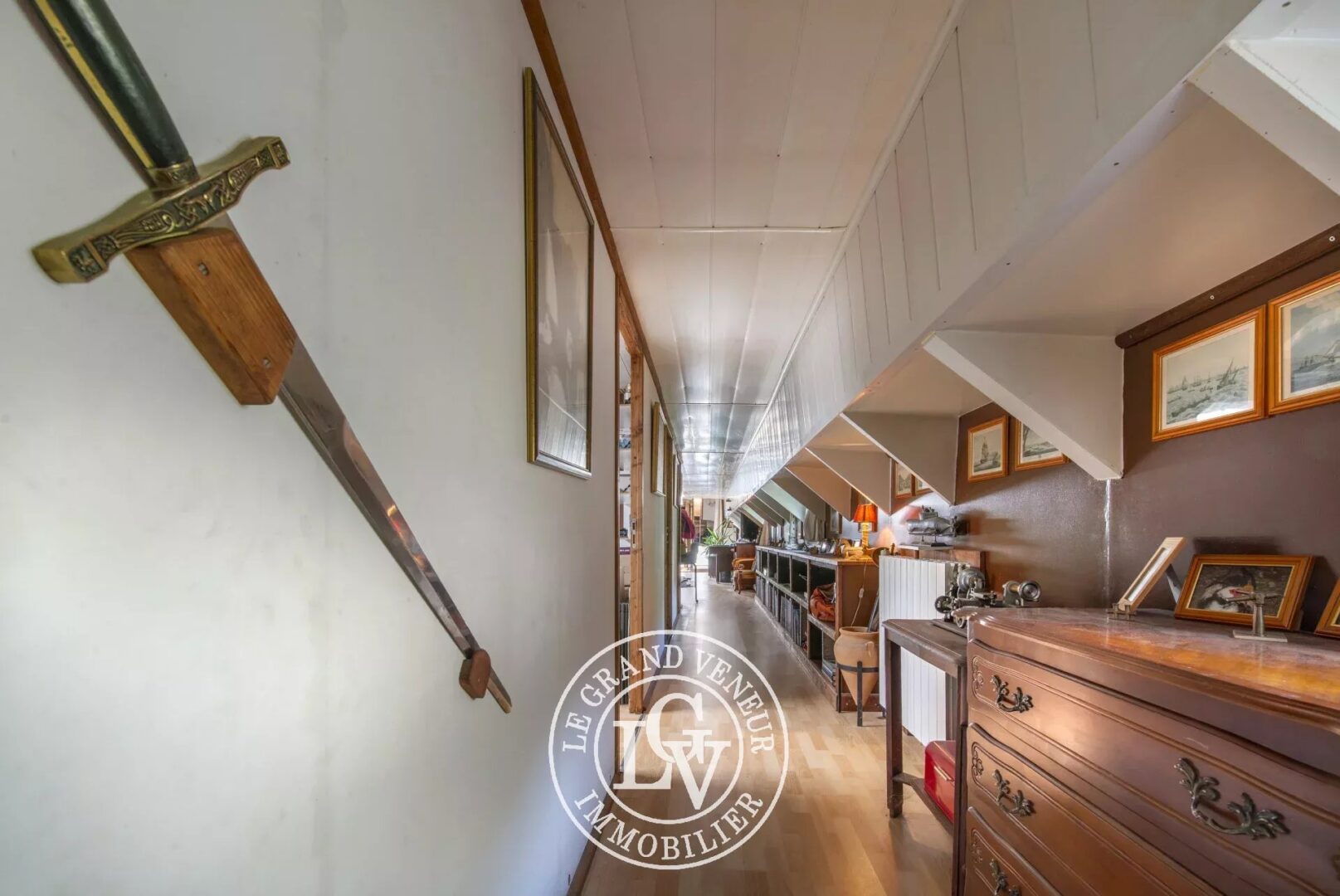 MORET SUR LOING – PENICHE HABITABLE NAVIGANTE
