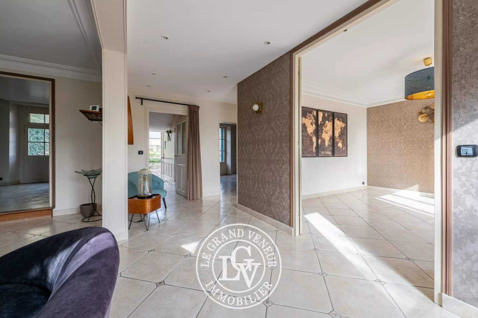 PROCHE FONTAINEBLEAU – VULAINES SUR SEINE – MAISON DE MAÎTRE DE 289 M² ET APPARTEMENT INDÉPENDANT DE 41 M² SUR UN BEAU JARDIN PAYSAGER DE 1989 M²