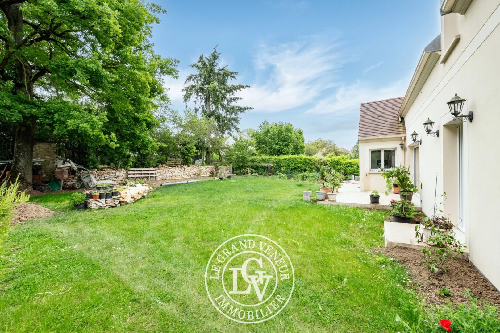 À 8MN DE MELUN – À MOISENAY – VILLA CONTEMPORAINE DE 205M² – 6 CHAMBRES – SOUS SOL TOTAL – JARDIN PAYSAGER DE 1045M²