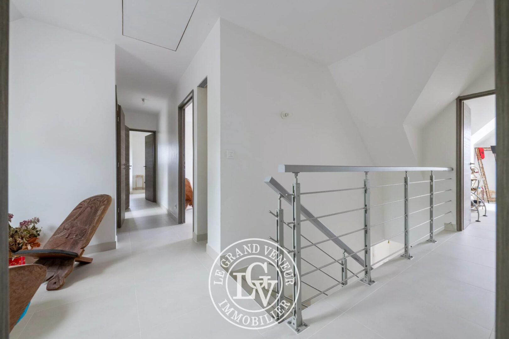 À 8MN DE MELUN – À MOISENAY – VILLA CONTEMPORAINE DE 205M² – 6 CHAMBRES – SOUS SOL TOTAL – JARDIN PAYSAGER DE 1045M²