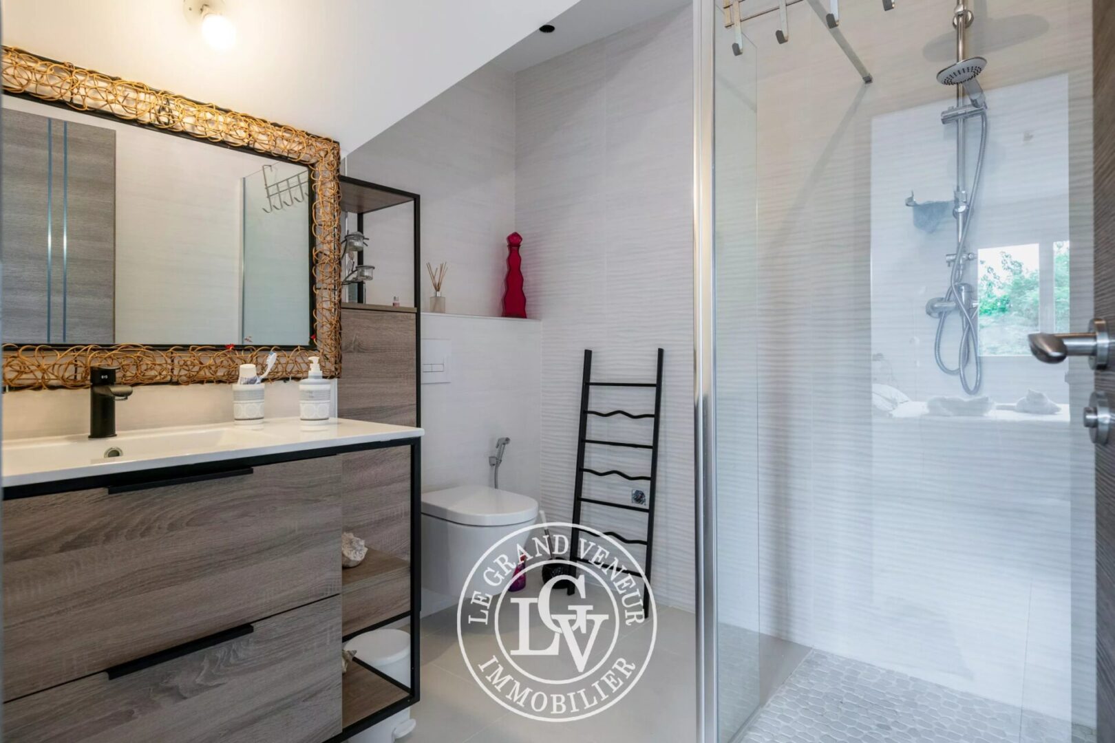 À 8MN DE MELUN – À MOISENAY – VILLA CONTEMPORAINE DE 205M² – 6 CHAMBRES – SOUS SOL TOTAL – JARDIN PAYSAGER DE 1045M²