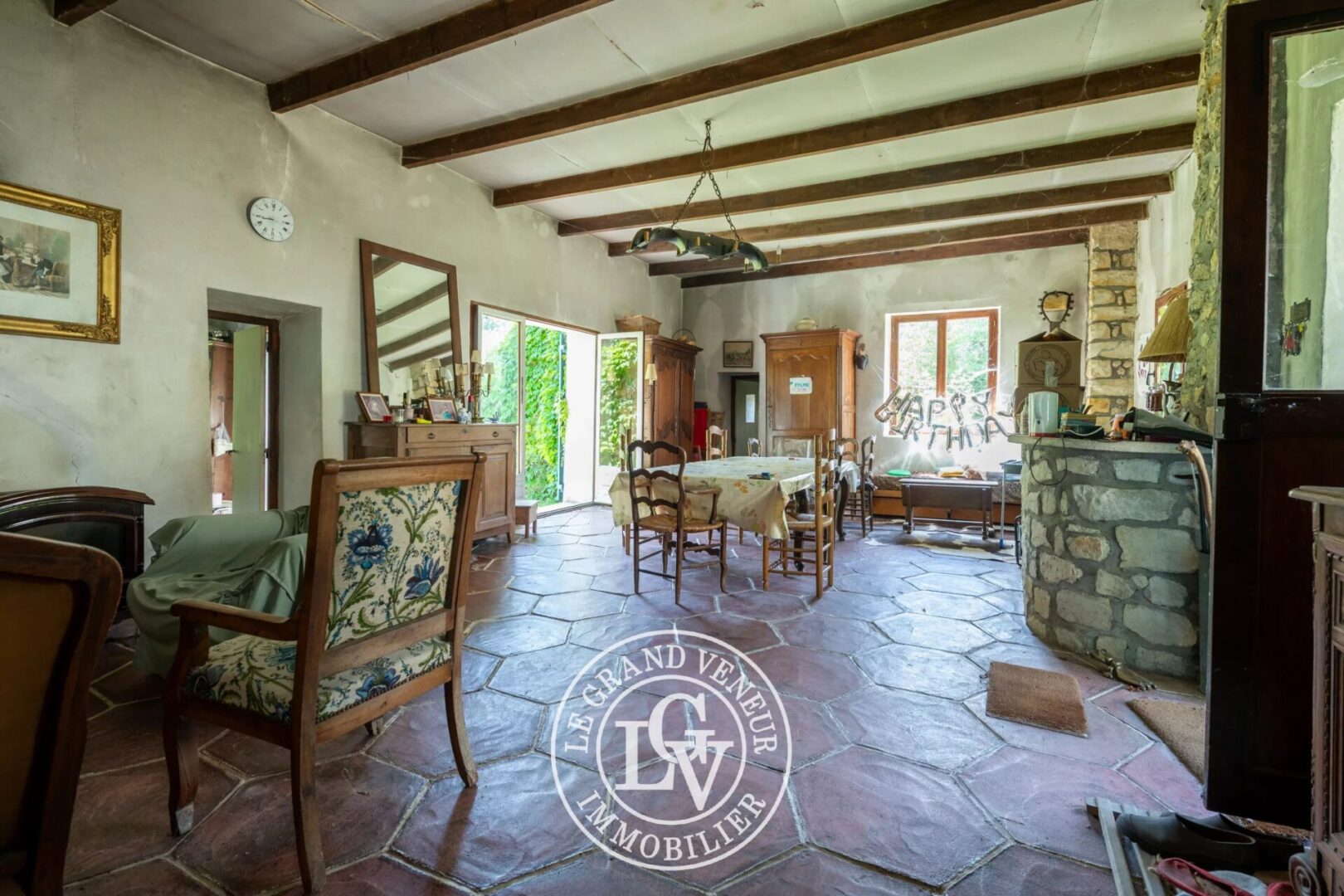 20MN DE FONTAINEBLEAU – À DORMELLES- DEUX FERMETTES 235M² HABITABLES – 8 CHAMBRES – JARDIN CLOS 1809M²