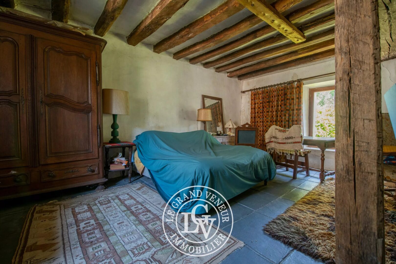 20MN DE FONTAINEBLEAU – À DORMELLES- DEUX FERMETTES 235M² HABITABLES – 8 CHAMBRES – JARDIN CLOS 1809M²