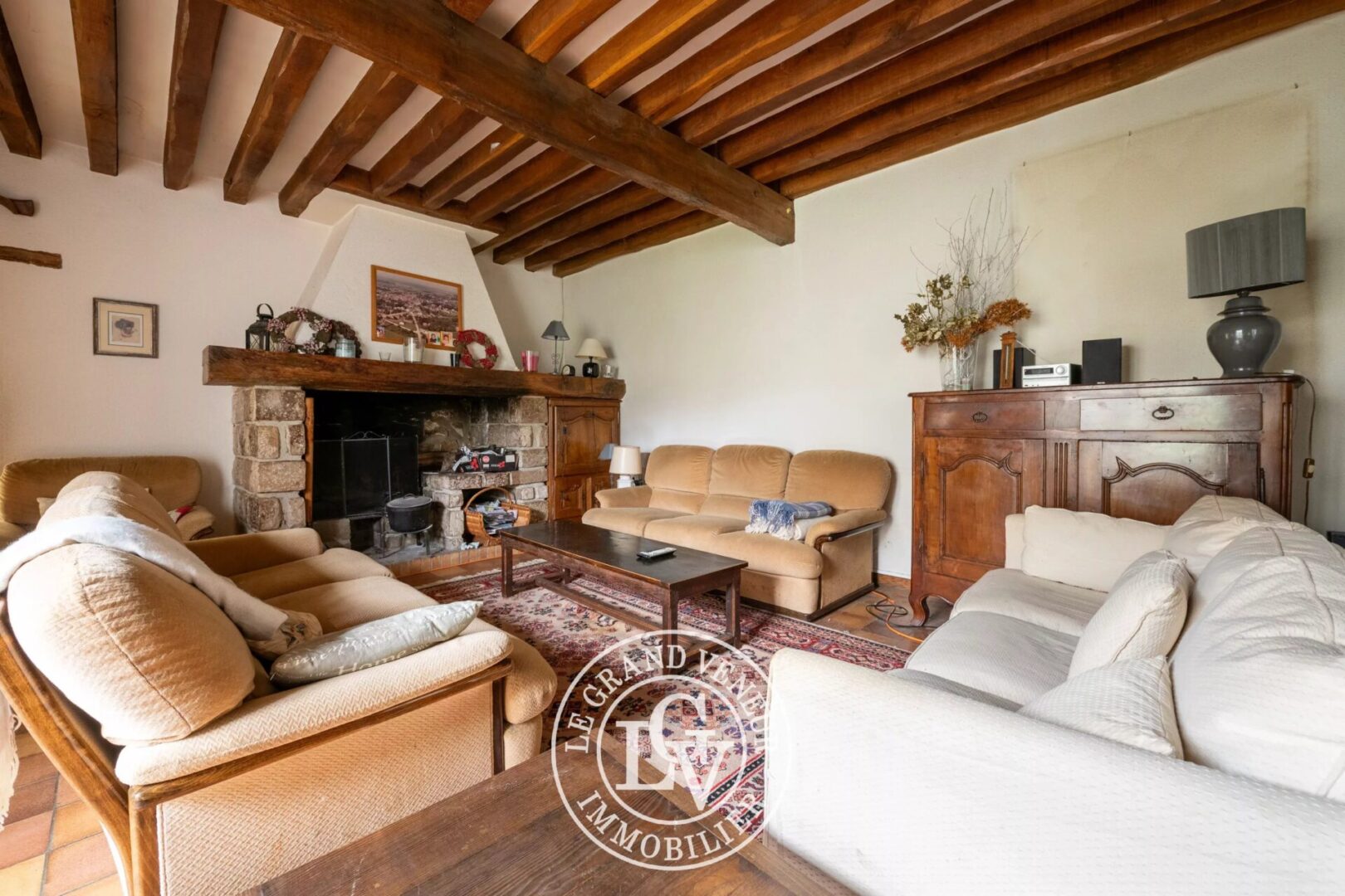 4MN DE BARBIZON – À PERTHES-EN-GÂTINAIS- AUTHENTIQUE LONGÈRE 386M² – GRANGE 100M² AU SOL – CAVE VOUTÉE – JARDIN CLOS 2000M²