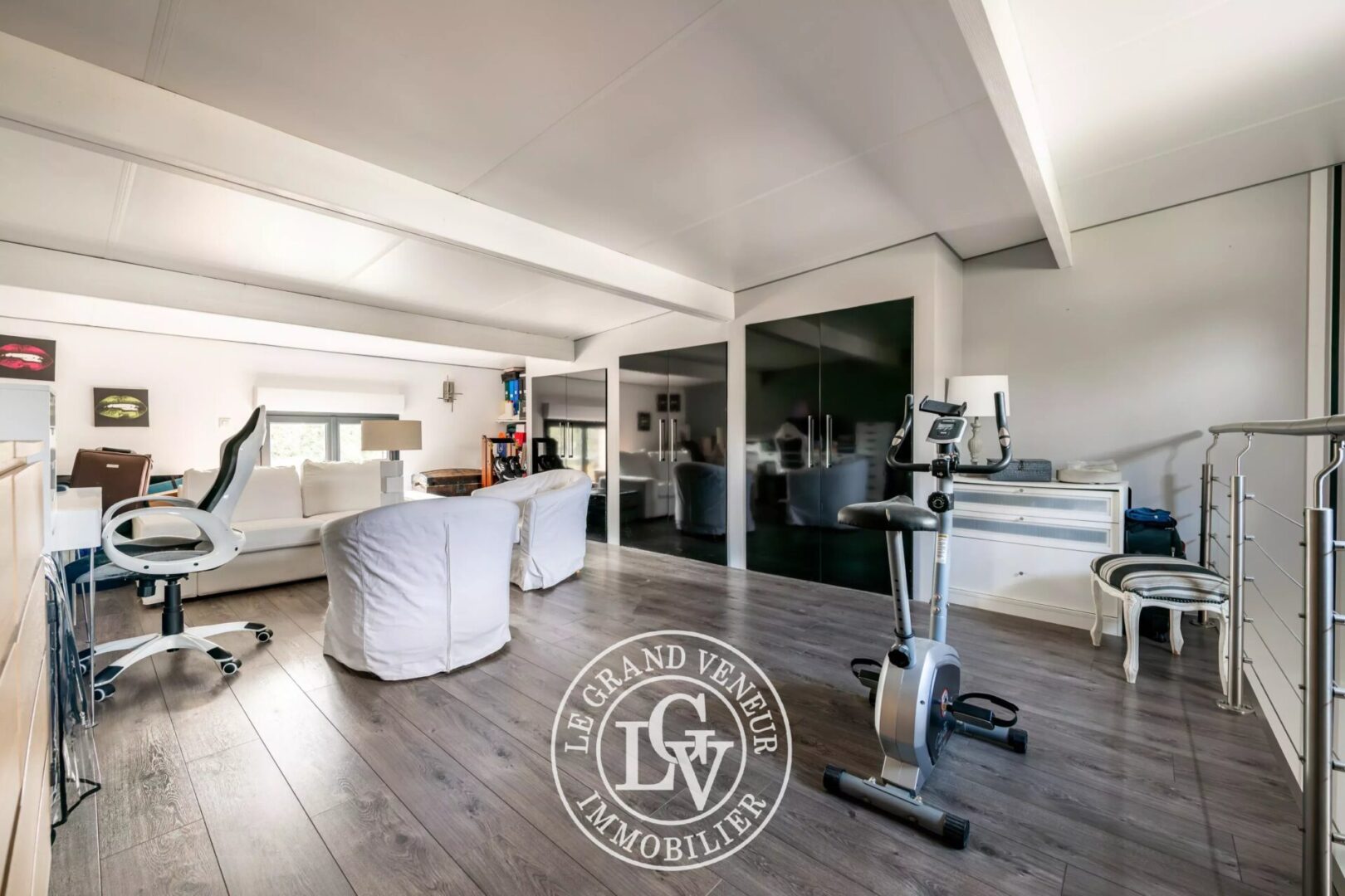 PROCHE FONTAINEBLEAU – THOMERY – MAISON FAMILIALE DE 180 M²  – ENVIRONNEMENT CALME ET RECHERCHÉ