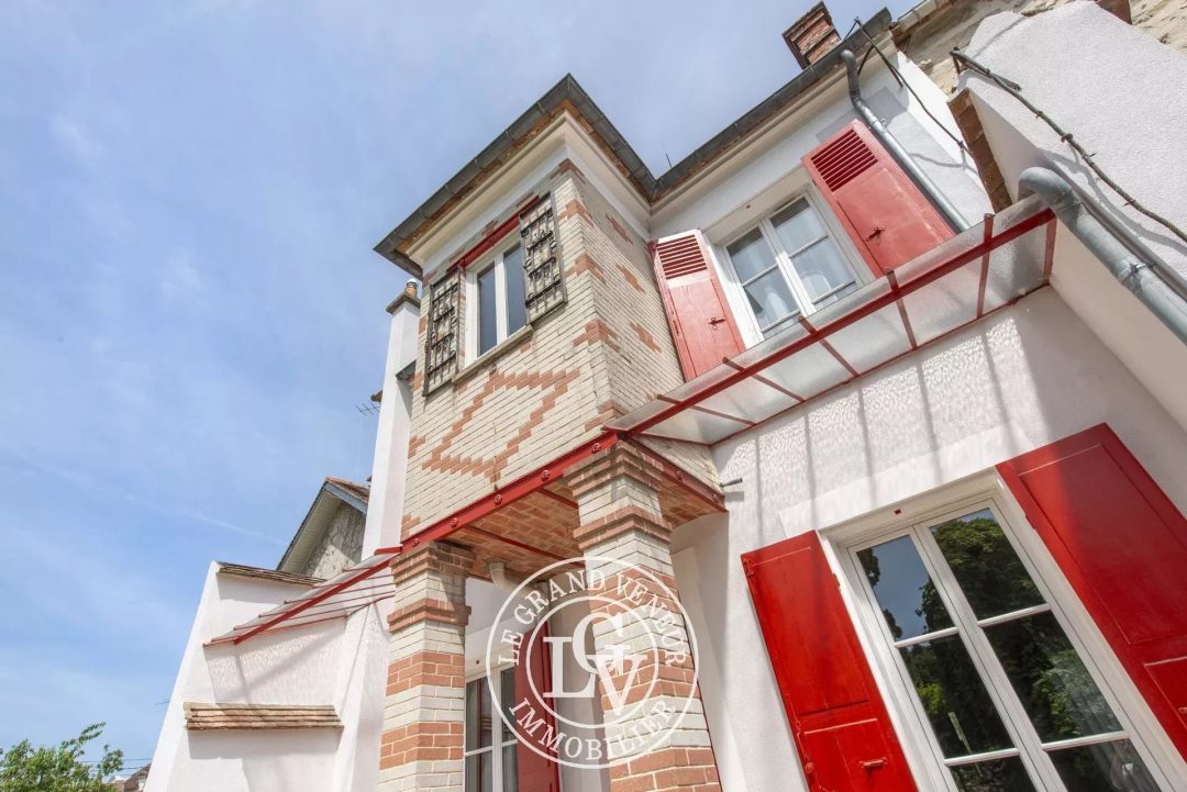 SAMOIS SUR SEINE – MAISON DE CARACTÈRE AU COEUR DU VILLAGE – 117 M²