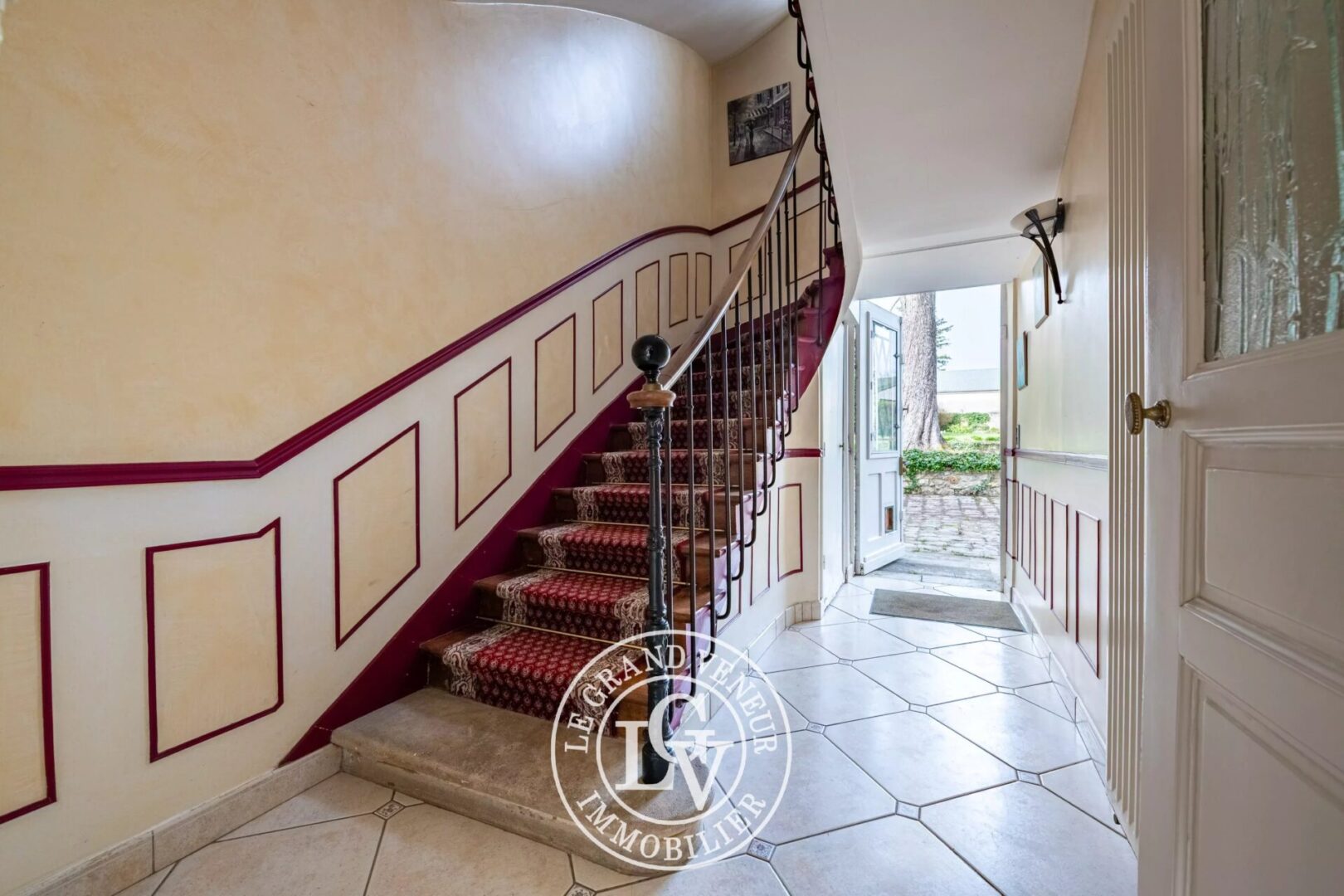 PROCHE FONTAINEBLEAU – VULAINES SUR SEINE – MAISON DE MAÎTRE DE 289 M² ET APPARTEMENT INDÉPENDANT DE 41 M² SUR UN BEAU JARDIN PAYSAGER DE 1989 M²