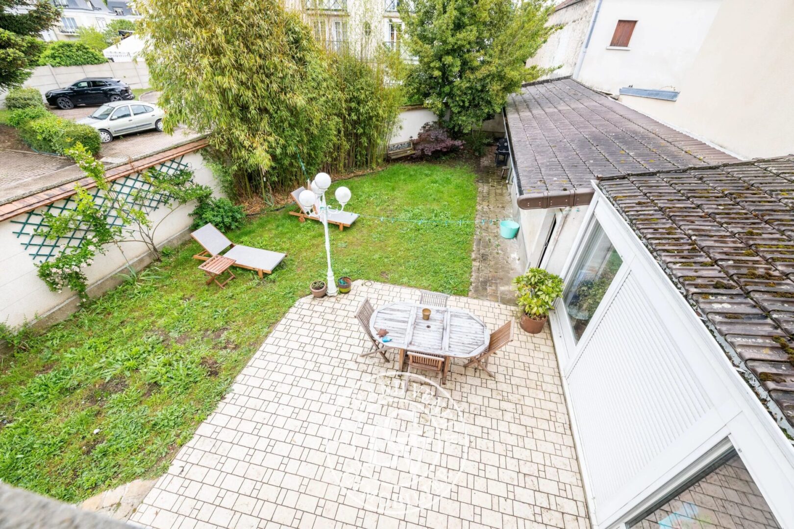 AVON – A PROXIMITÉ DE LA FORÊT – MAISON FAMILIALE DE 118M2 AVEC DÉPENDANCE