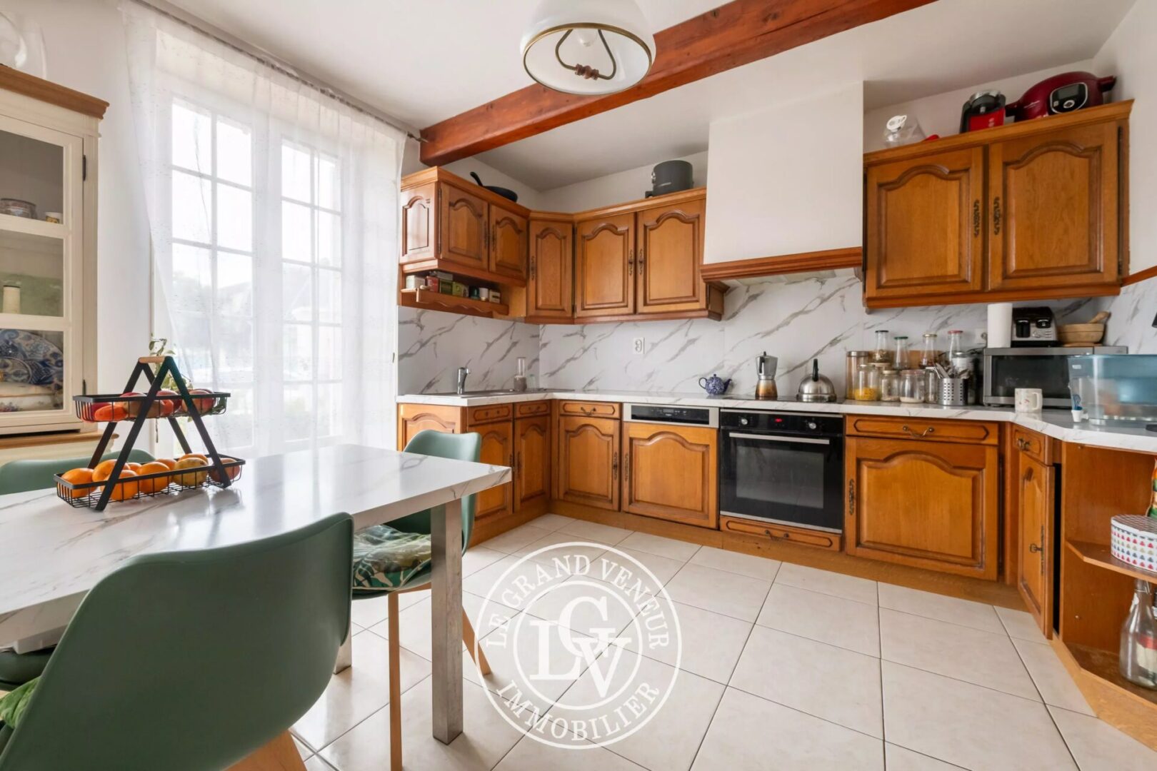 AVON – A PROXIMITÉ DE LA FORÊT – MAISON FAMILIALE DE 118M2 AVEC DÉPENDANCE