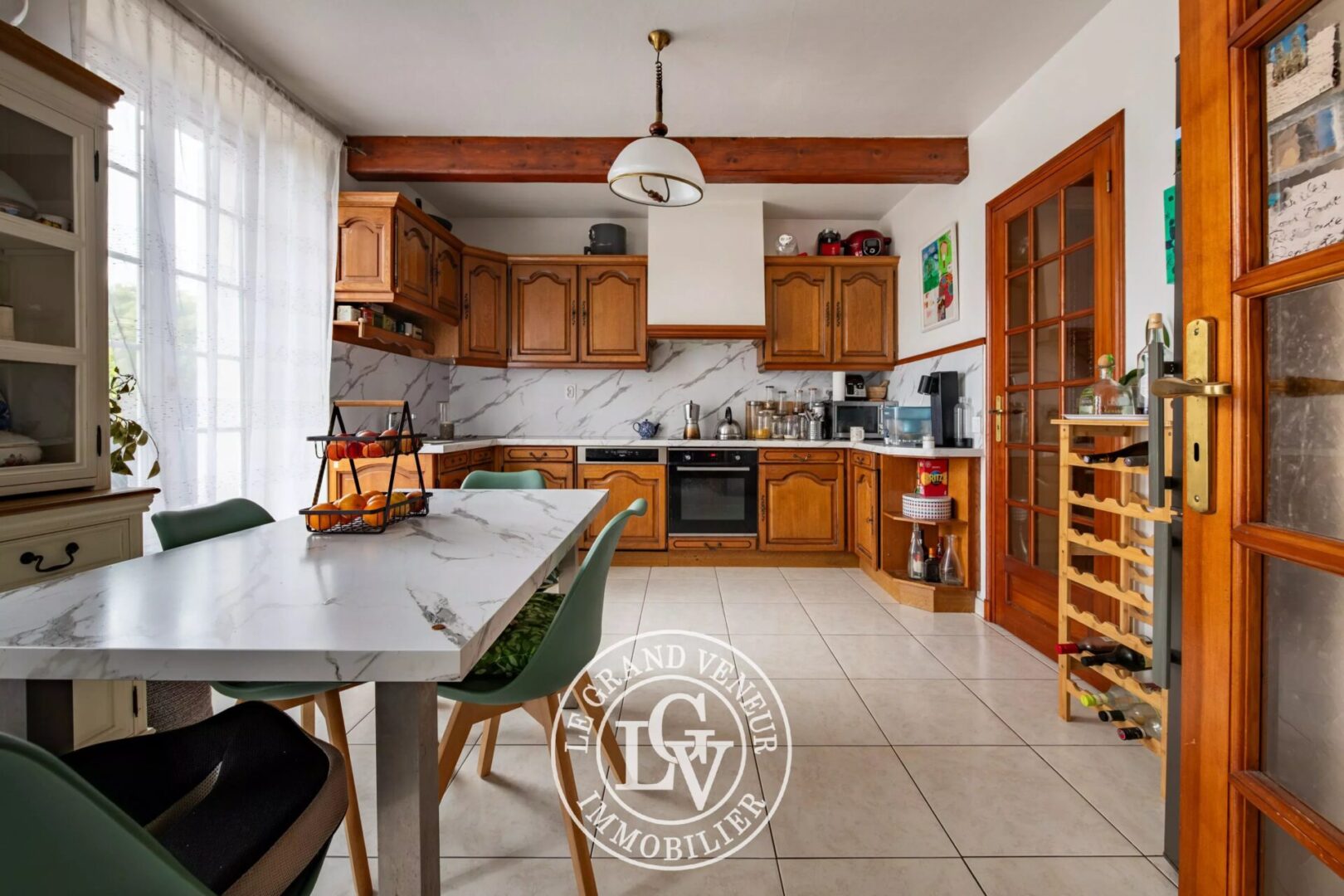 AVON – A PROXIMITÉ DE LA FORÊT – MAISON FAMILIALE DE 118M2 AVEC DÉPENDANCE