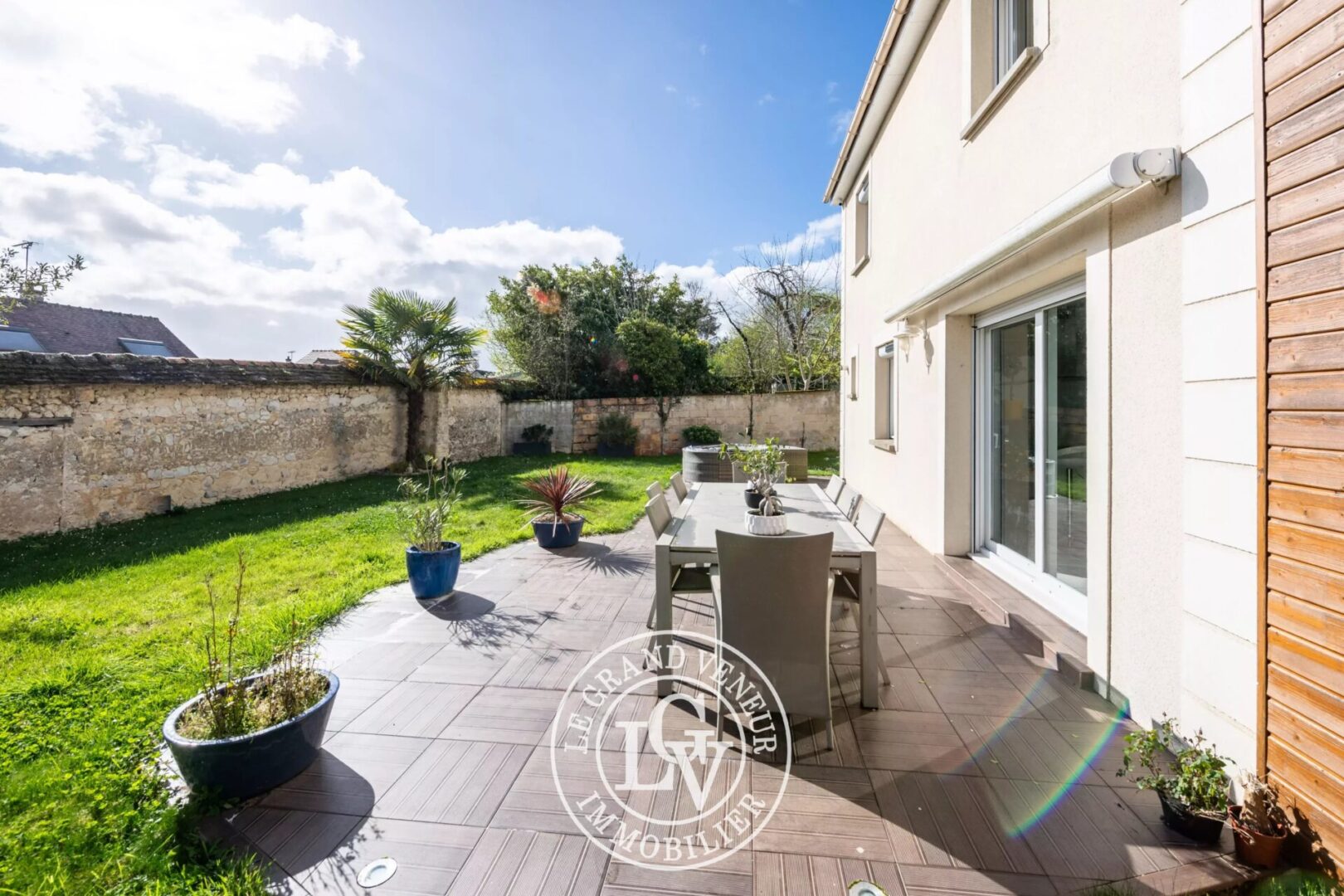 PROCHE FONTAINEBLEAU – THOMERY – MAISON FAMILIALE DE 180 M²  – ENVIRONNEMENT CALME ET RECHERCHÉ
