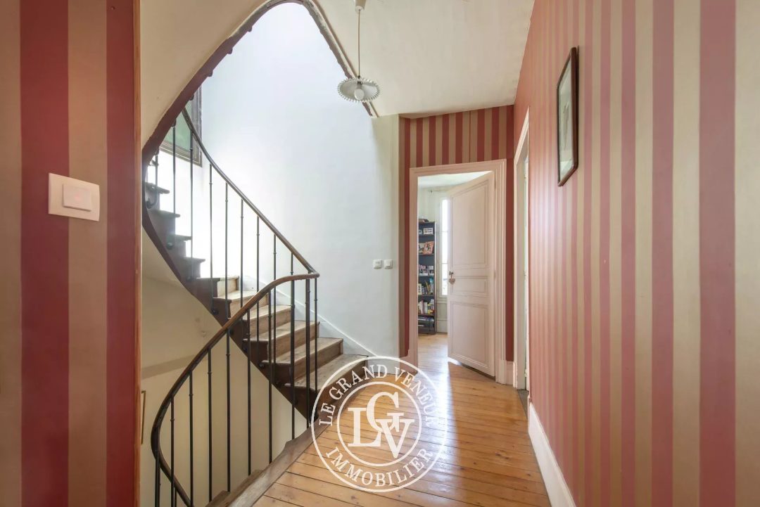 SAMOIS SUR SEINE – MAISON DE CARACTÈRE AU COEUR DU VILLAGE – 117 M²