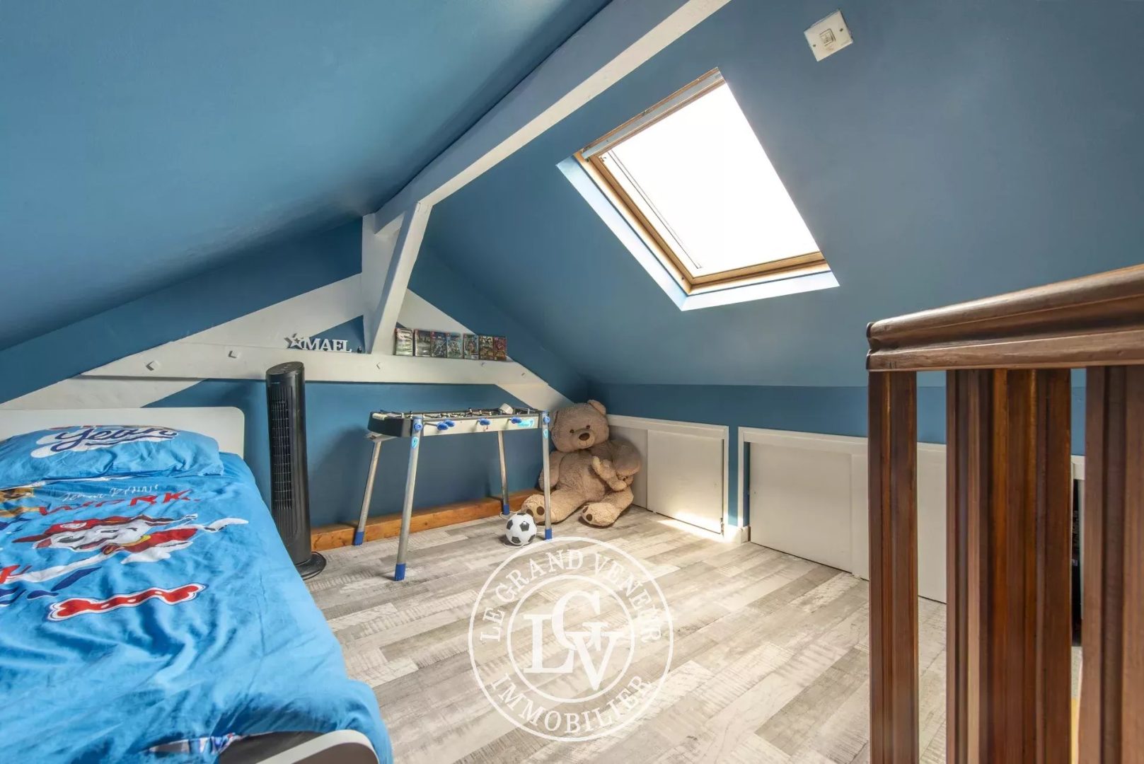 FONTAINEBLEAU – MAISON FAMILIALE DE 133 M² AVEC DÉPENDANCE AMÉNAGÉE DE 27 M² ET JARDIN