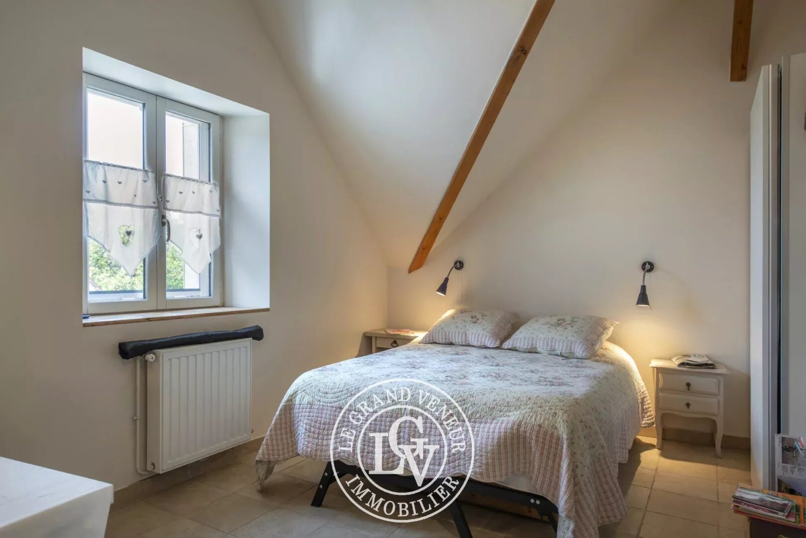 PROCHE FONTAINEBLEAU – À FROMONT – AUTHENTIQUE PROPRIÉTÉ DE 285M²- 7 CHAMBRES AVEC GÎTE INDÉPENDANT ET BUREAU/ATELIER,  ÉDIFIÉE SUR PARC CLOS ET PAYSAGER DE 1994M²