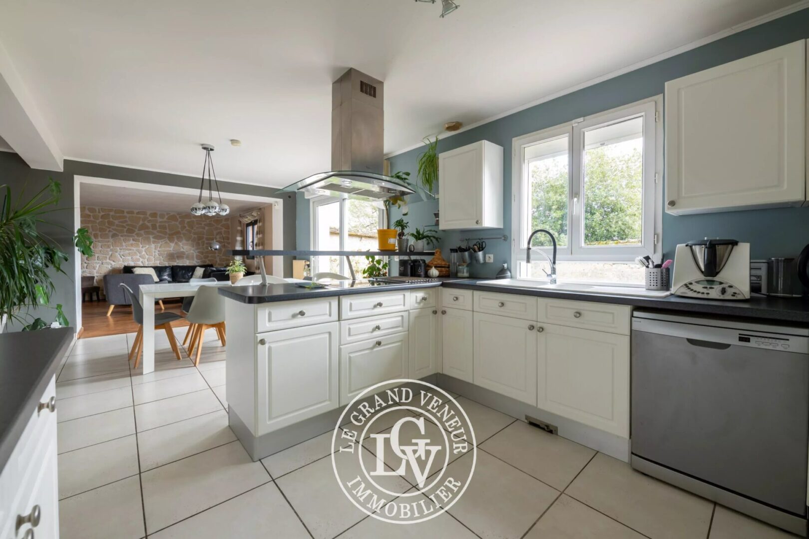 PROCHE FONTAINEBLEAU – THOMERY – MAISON FAMILIALE DE 180 M²  – ENVIRONNEMENT CALME ET RECHERCHÉ