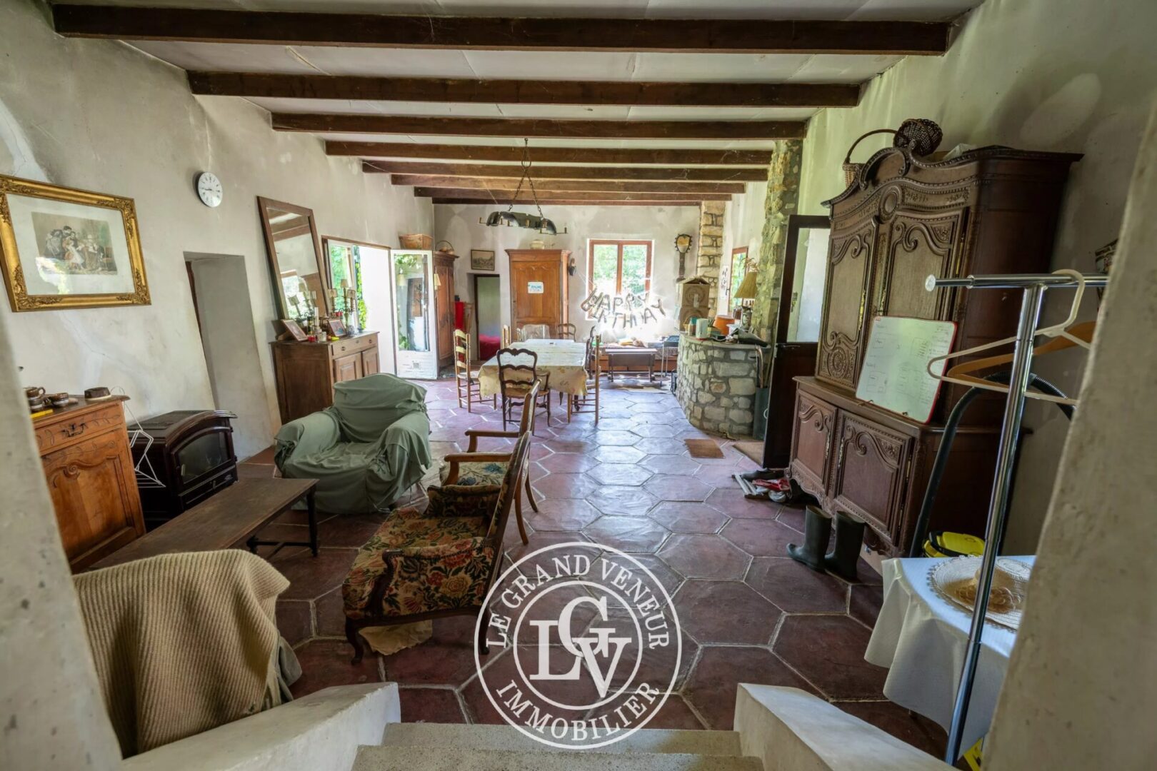 20MN DE FONTAINEBLEAU – À DORMELLES- DEUX FERMETTES 235M² HABITABLES – 8 CHAMBRES – JARDIN CLOS 1809M²
