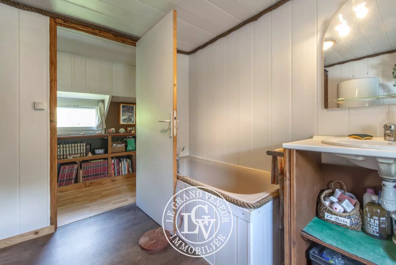 MORET SUR LOING – PENICHE HABITABLE NAVIGANTE