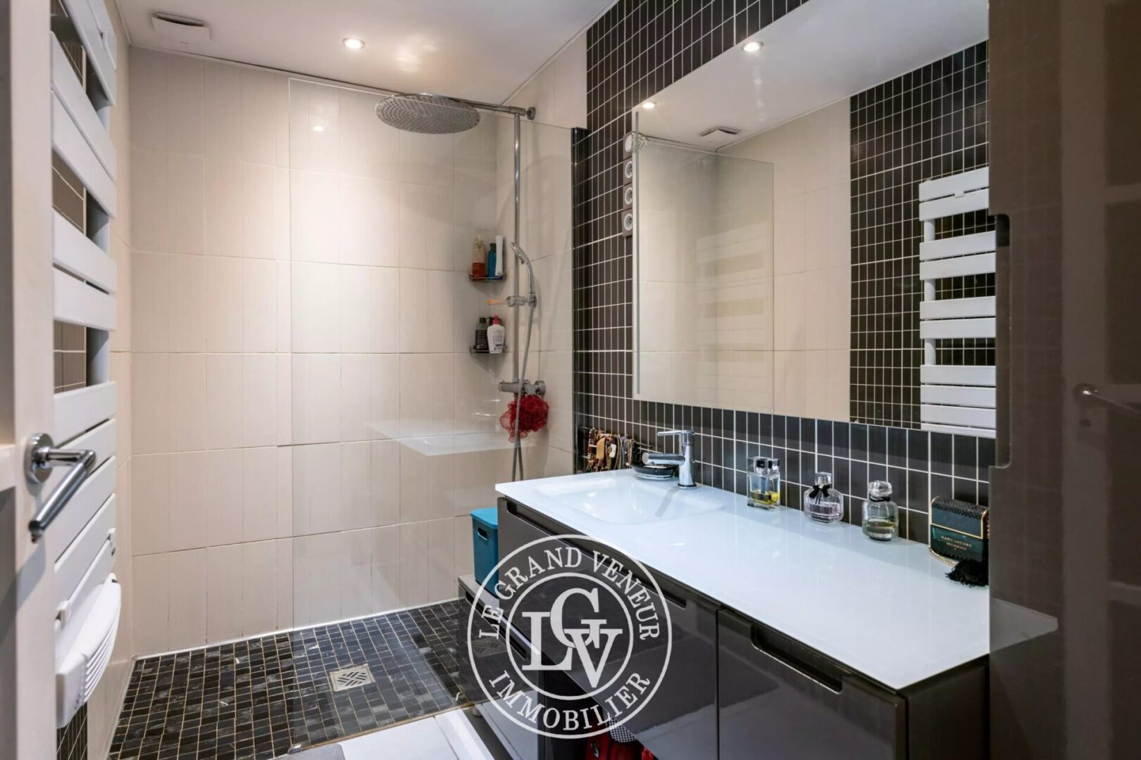 PROCHE FONTAINEBLEAU – THOMERY – MAISON FAMILIALE DE 180 M²  – ENVIRONNEMENT CALME ET RECHERCHÉ