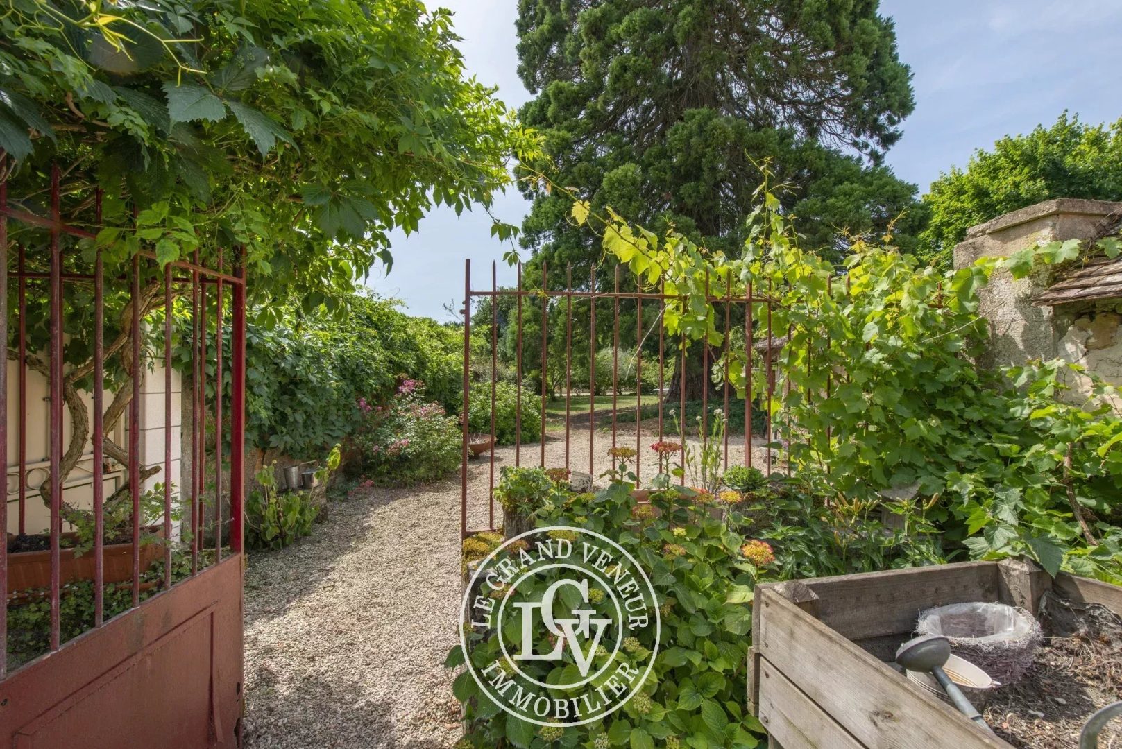 SAMOIS SUR SEINE – MAISON DE CARACTÈRE AU COEUR DU VILLAGE – 117 M²