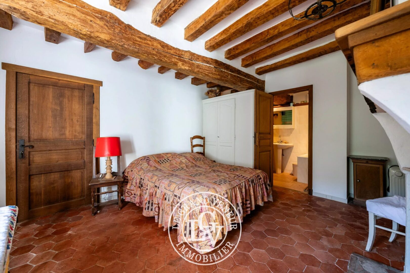 20MN DE FONTAINEBLEAU – À DORMELLES- DEUX FERMETTES 235M² HABITABLES – 8 CHAMBRES – JARDIN CLOS 1809M²