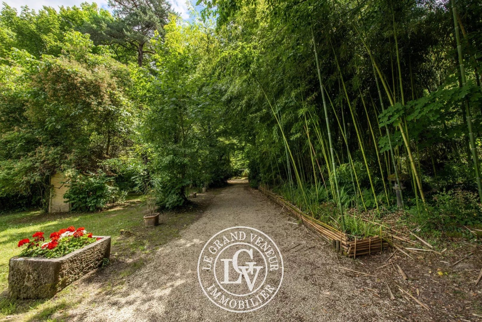 BOIS-LE-ROI – MAISON DE COLIVING / PROJET LOCATIF – 7 SUITES AVEC SALLES DE BAINS PRIVATIVES DANS UN DOMAINE PRIVÉ