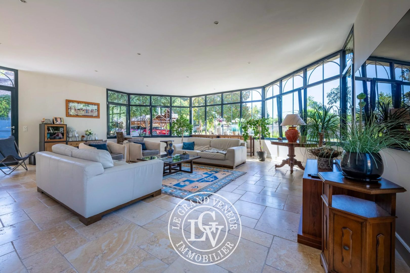PROCHE FONTAINEBLEAU – BOURRON MARLOTTE – LONGÈRE D’EXCEPTION DE 414 M² AVEC PISCINE COUVERTE ET SON PARC DE 2575 M²