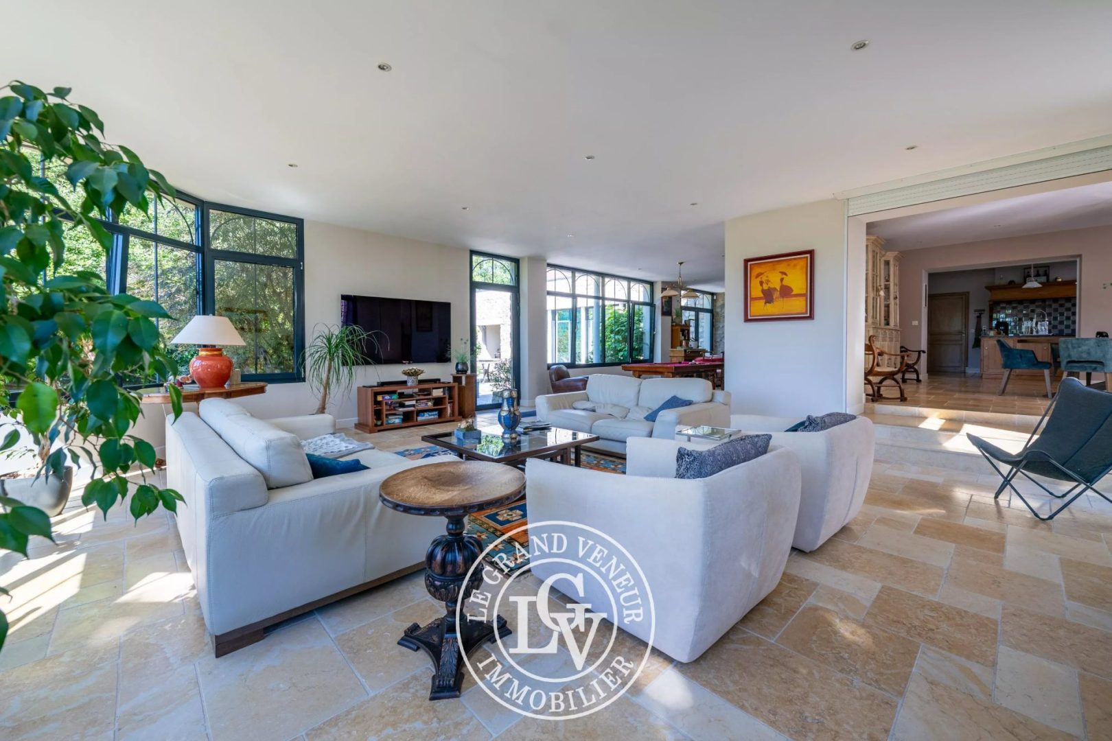 PROCHE FONTAINEBLEAU – BOURRON MARLOTTE – LONGÈRE D’EXCEPTION DE 414 M² AVEC PISCINE COUVERTE ET SON PARC DE 2575 M²