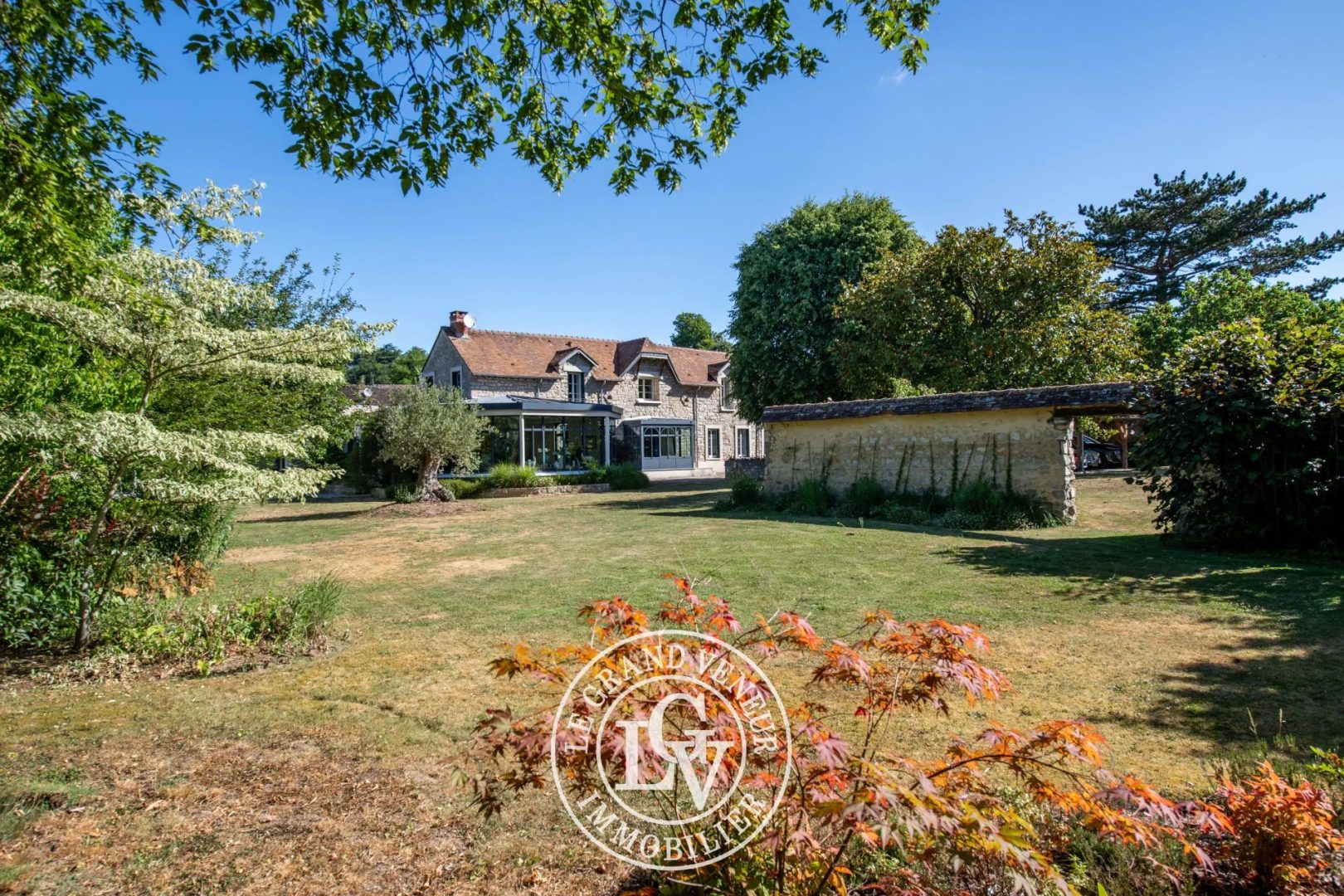 PROCHE FONTAINEBLEAU – BOURRON MARLOTTE – LONGÈRE D’EXCEPTION DE 414 M² AVEC PISCINE COUVERTE ET SON PARC DE 2575 M²