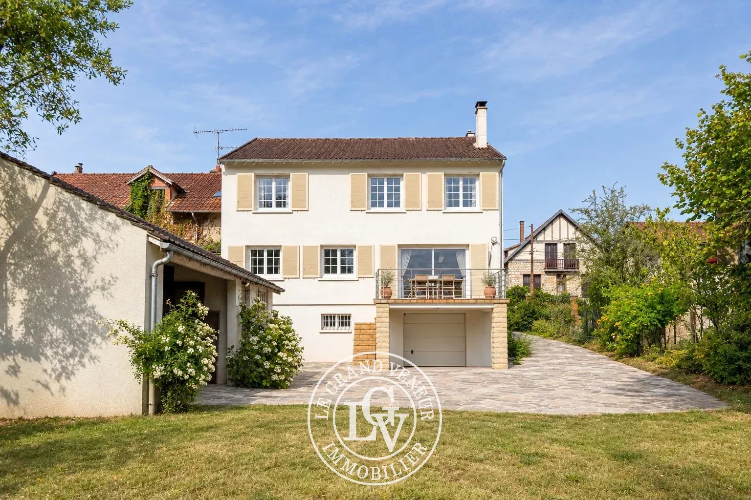 PROCHE FONTAINEBLEAU – SAMOIS SUR SEINE – MAISON FAMILIALE DE 180 M² HAB SUR SOUS SOL TOTAL