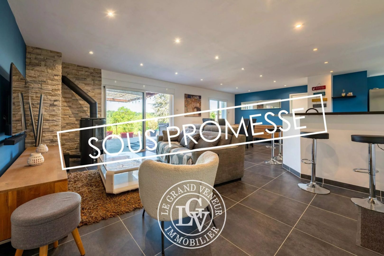 À SAMOREAU- MAISON DE PLAIN PIED – SPA- CARPORT – SOUS SOL- JARDIN DE 717M²