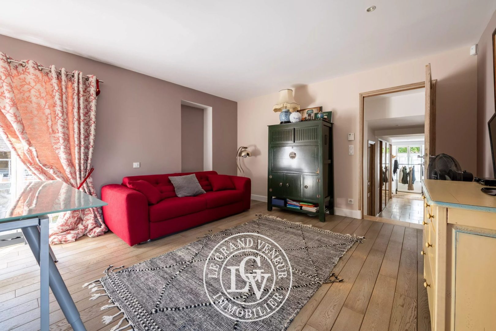PROCHE FONTAINEBLEAU – BOURRON MARLOTTE – LONGÈRE D’EXCEPTION DE 414 M² AVEC PISCINE COUVERTE ET SON PARC DE 2575 M²