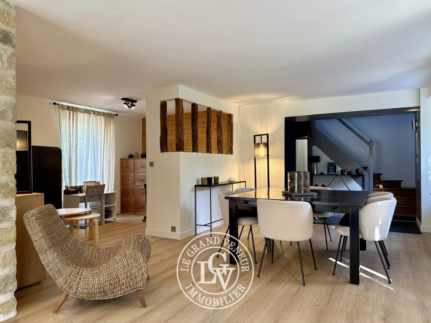 FONTAINE-LE-PORT – MAISON DE CHARME DE 176 M² AVEC DÉPENDANCE ET TERRAIN DE 2 005 M²