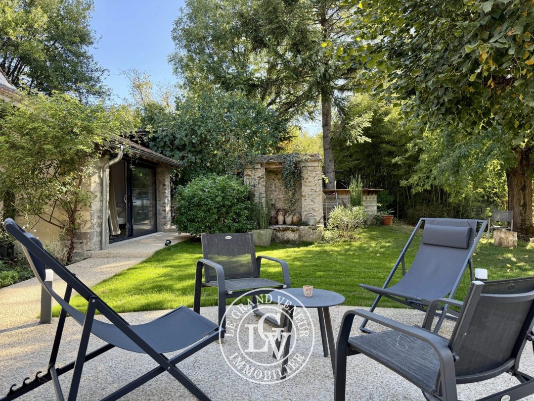 FONTAINE-LE-PORT – MAISON DE CHARME DE 176 M² AVEC DÉPENDANCE ET TERRAIN DE 2 005 M²