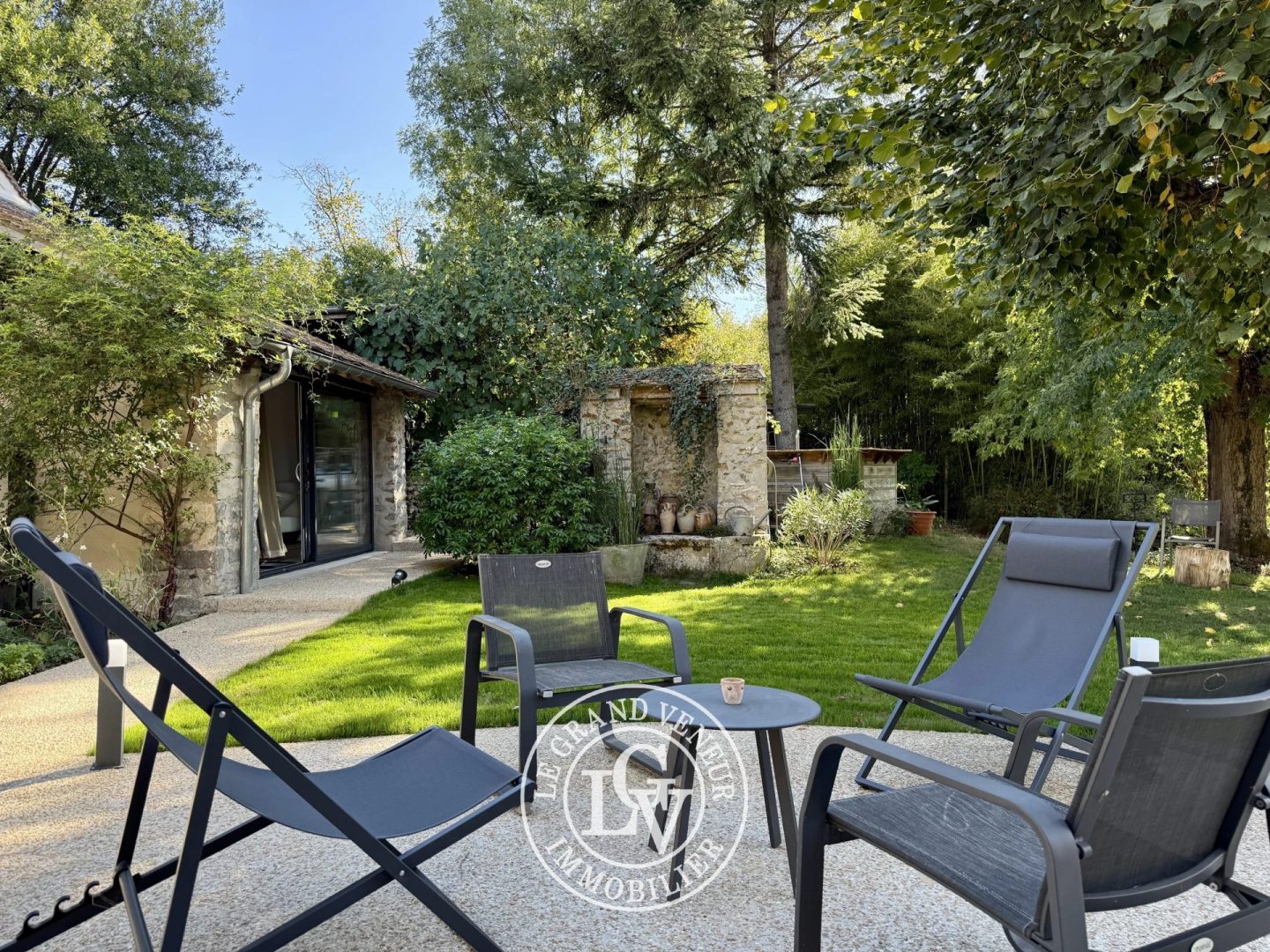 FONTAINE-LE-PORT – MAISON DE CHARME DE 176 M² AVEC DÉPENDANCE ET TERRAIN DE 2 005 M²