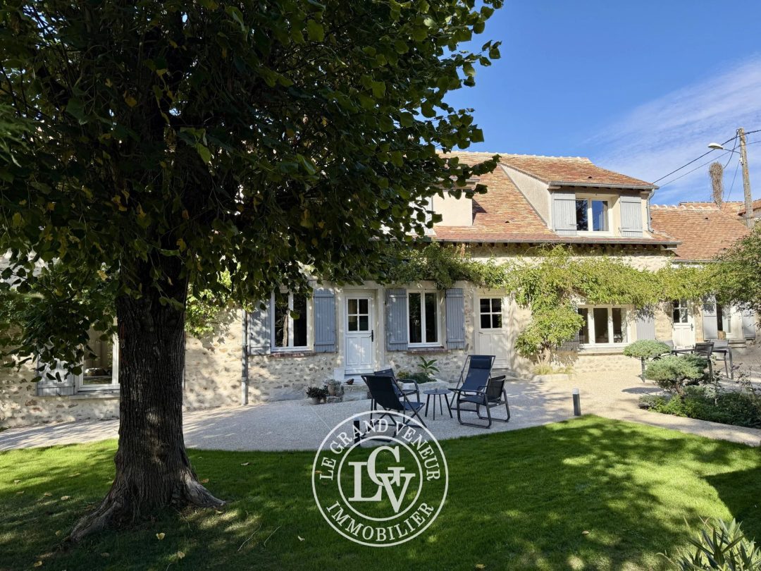 FONTAINE-LE-PORT – MAISON DE CHARME DE 176 M² AVEC DÉPENDANCE ET TERRAIN DE 2 005 M²