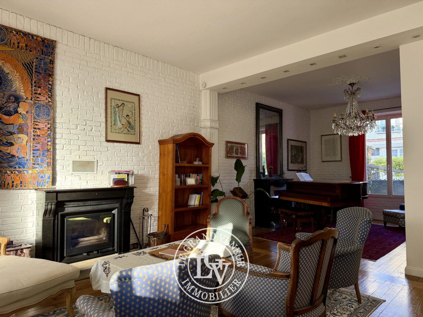 FONTAINEBLEAU – ÉLÉGANTE MAISON BOURGEOISE DE 227 M² AVEC JARDIN, VÉRANDA ET GARAGE