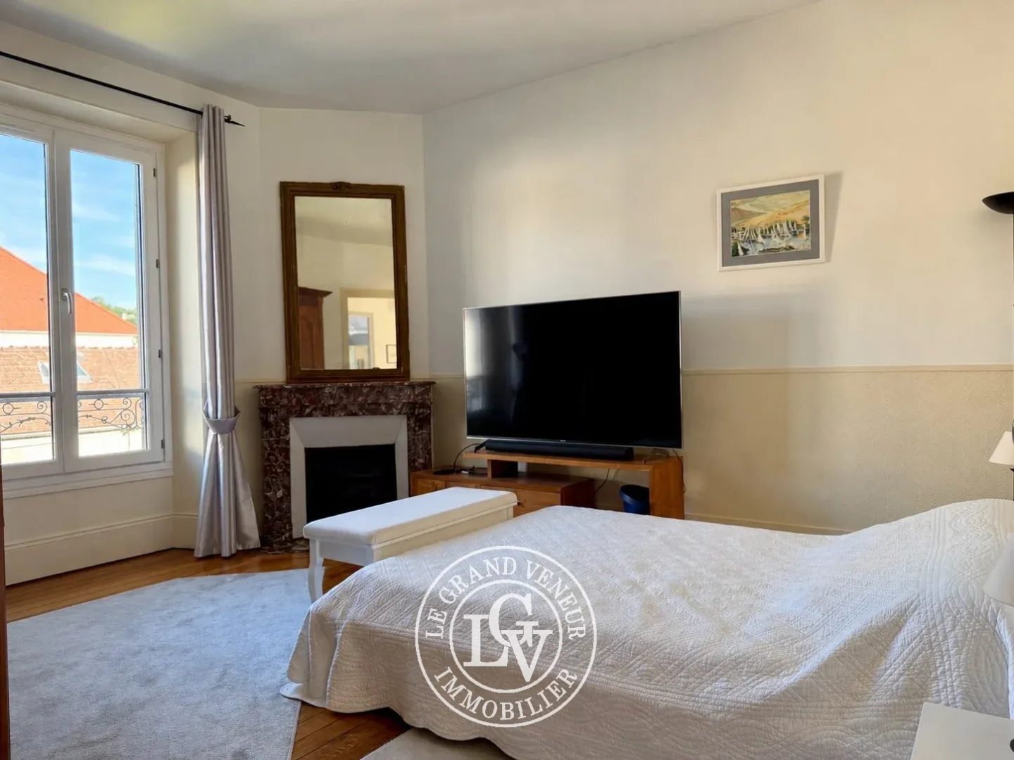 FONTAINEBLEAU – ÉLÉGANTE MAISON BOURGEOISE DE 227 M² AVEC JARDIN, VÉRANDA ET GARAGE