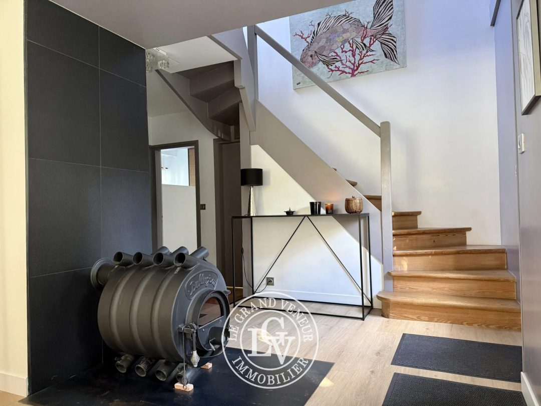 FONTAINE-LE-PORT – MAISON DE CHARME DE 176 M² AVEC DÉPENDANCE ET TERRAIN DE 2 005 M²