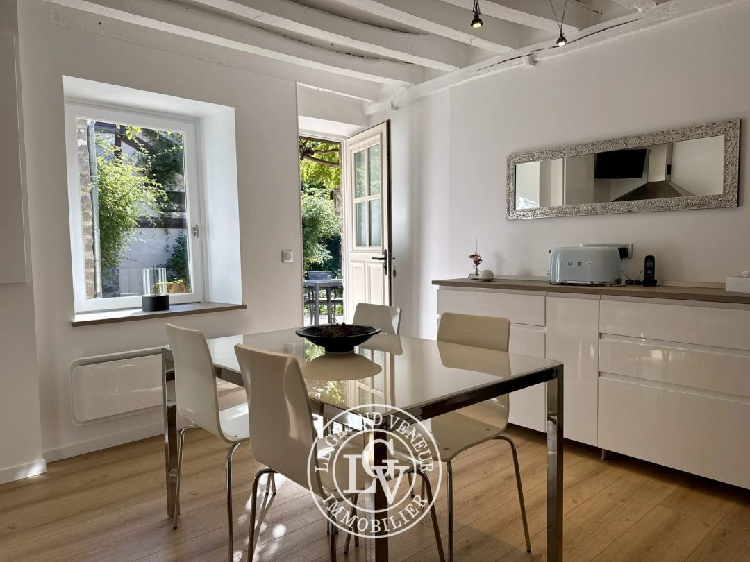 FONTAINE-LE-PORT – MAISON DE CHARME DE 176 M² AVEC DÉPENDANCE ET TERRAIN DE 2 005 M²