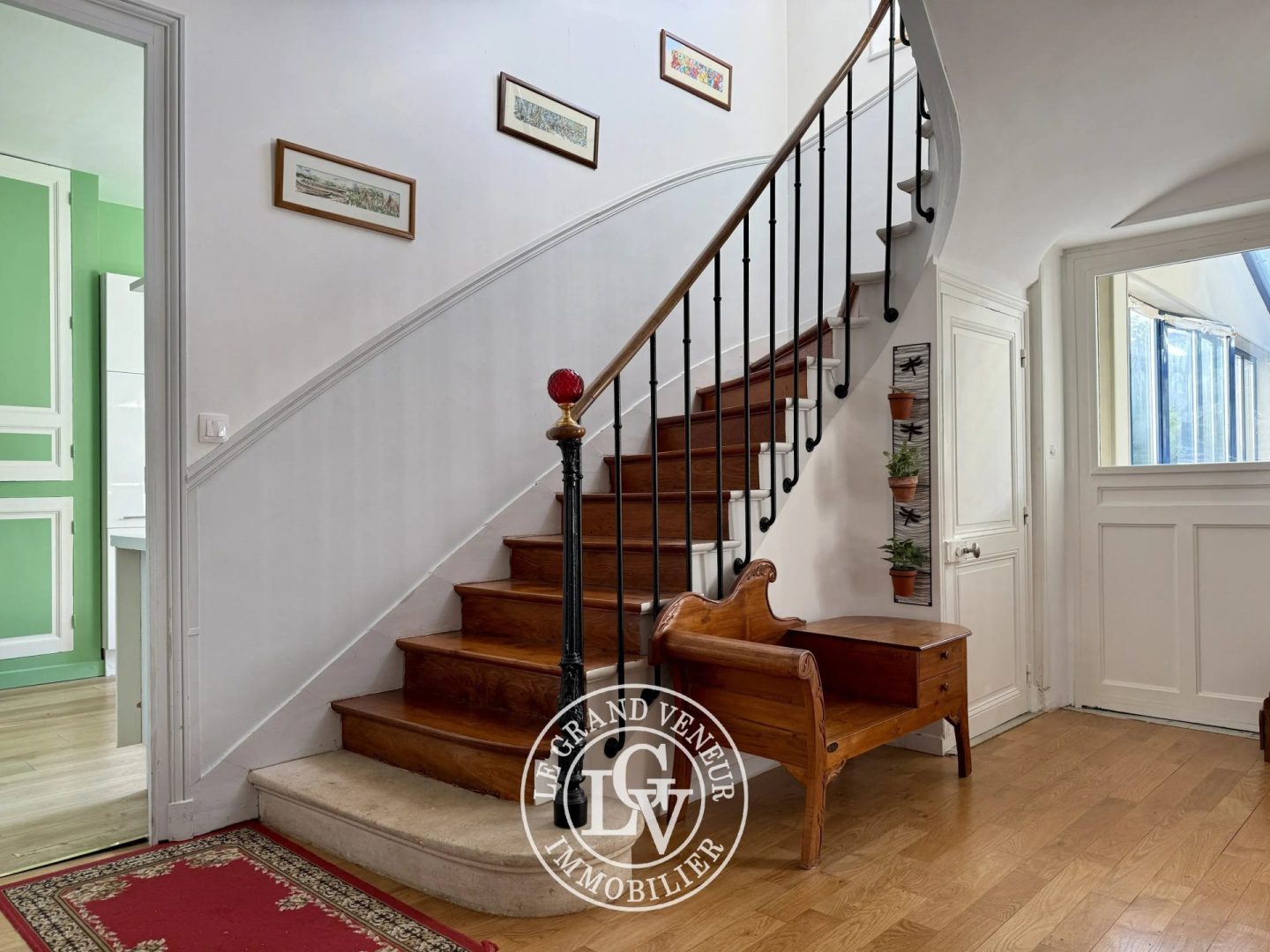 FONTAINEBLEAU – ÉLÉGANTE MAISON BOURGEOISE DE 227 M² AVEC JARDIN, VÉRANDA ET GARAGE
